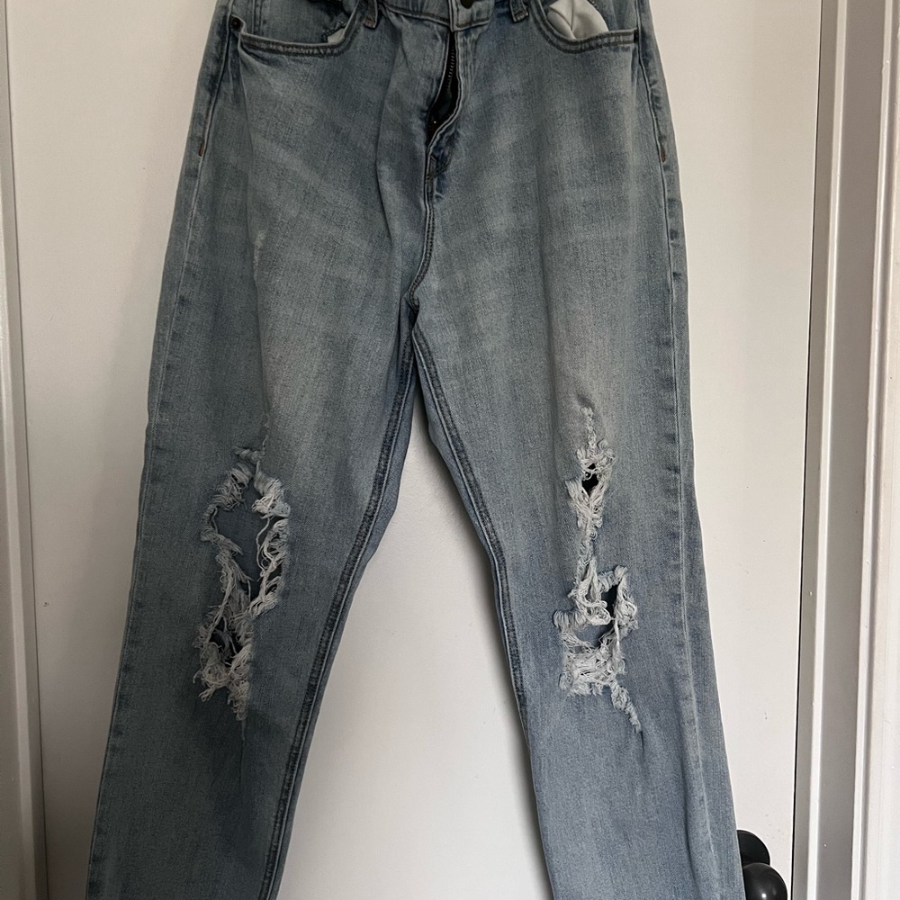 Women’s Light Blue Distressed Jeans